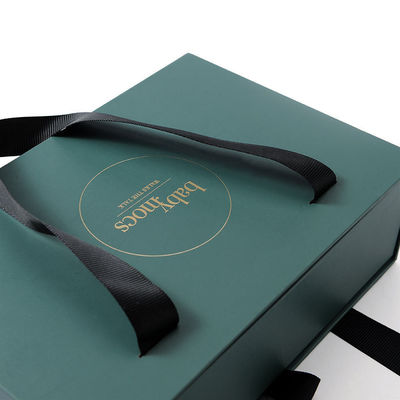 Custom Order Accepted Clothing Packaging Paper Clothes Box with Custom Size Handle