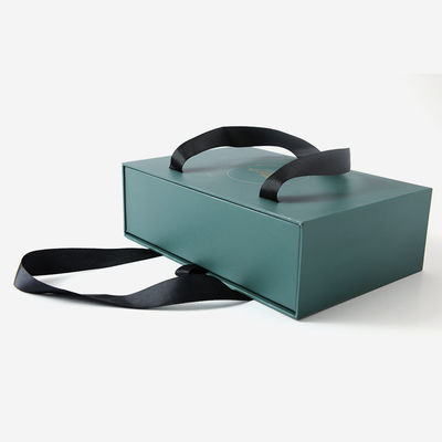 Custom Order Accepted Clothing Packaging Paper Clothes Box with Custom Size Handle