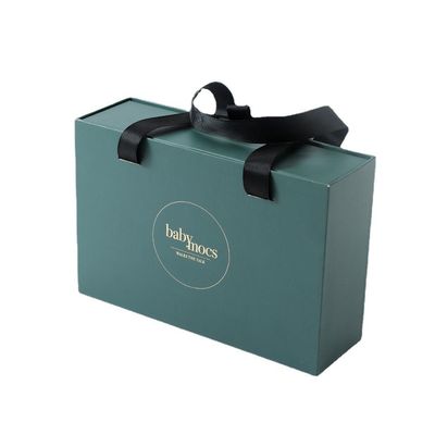 Custom Order Accepted Clothing Packaging Paper Clothes Box with Custom Size Handle