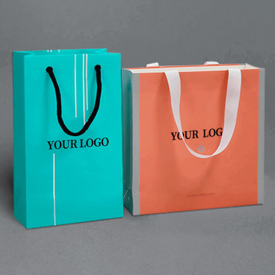 Customized High-end Hand held Gift Bags Clothing Store Personalized Craft Kraft Paper Bags Gift Packaging