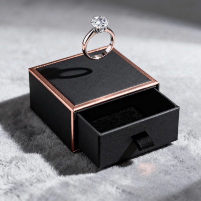 Vintage Luxury Custom Logo Ring Boxes Ivory Board with Sponge Velvet Lining Stamping Varnishing UV Coating Printing Handling